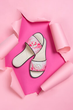 Trendsetter Icon Slippers - Pink