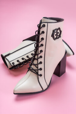 Alessa Rococo Boots - Ecru