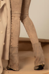 : title - Image: number